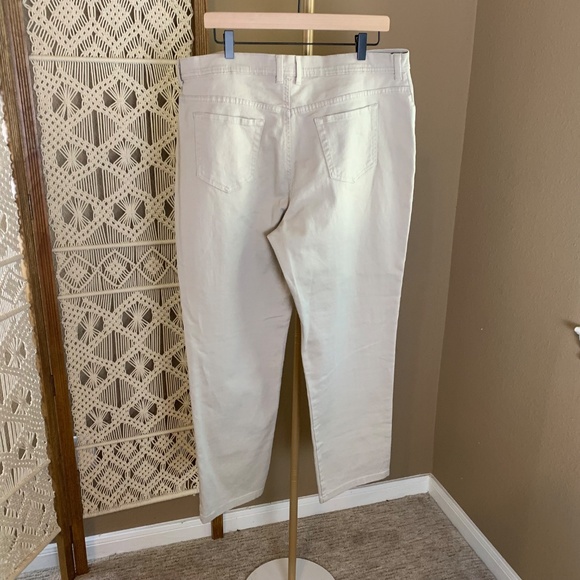 Gloria Vanderbilt 18 "Amanda" Slimming Effect Jeans Light Beige - Picture 2 of 9